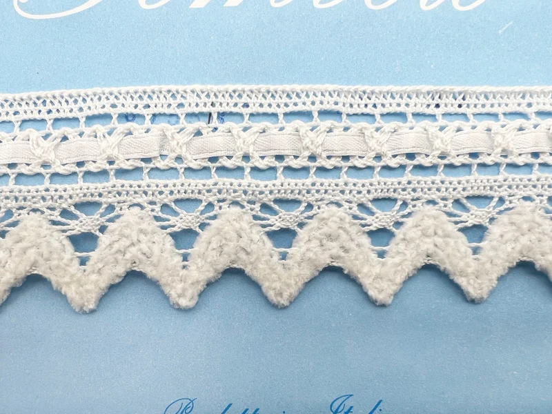 Pizzo 0555 bianco cm 4,5 cf.20mt.