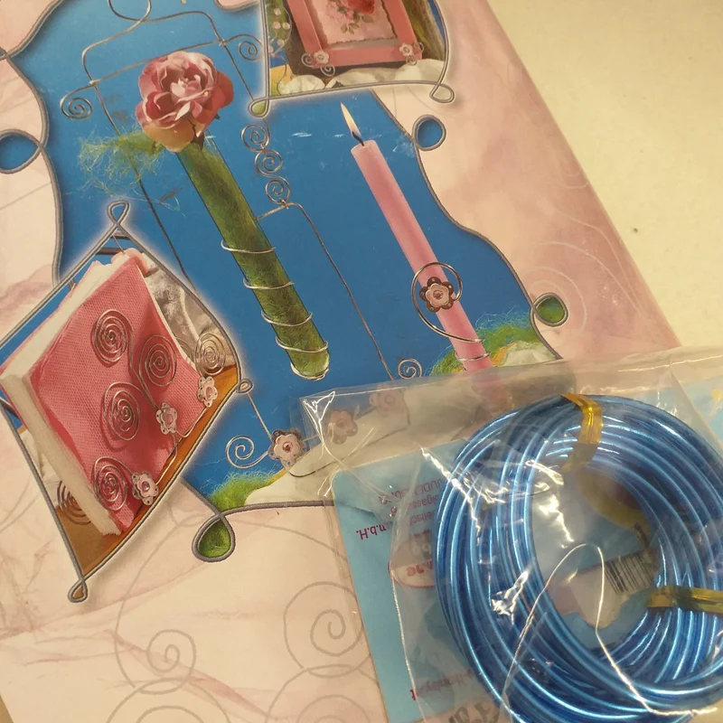 Kit 3 fili alluminio 2 libretti per bigiotteria e decorazioni di perle