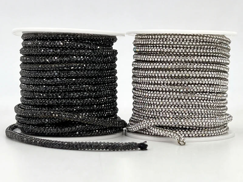 Cordino con strass 4 mm | rocchetto 10 mt