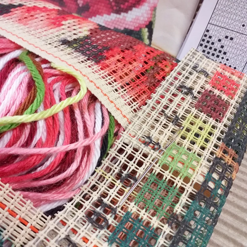 Fiori rose kit tela fili schemi ricamare cuscino mezzo punto croce