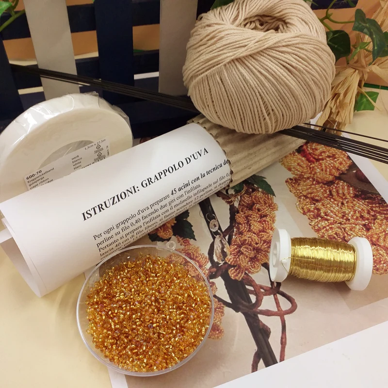 Kit lavorazione perline conteria rocailles materiale schemi uva spighe