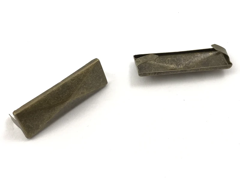 Borchie piramide metalliche cf.10 pz