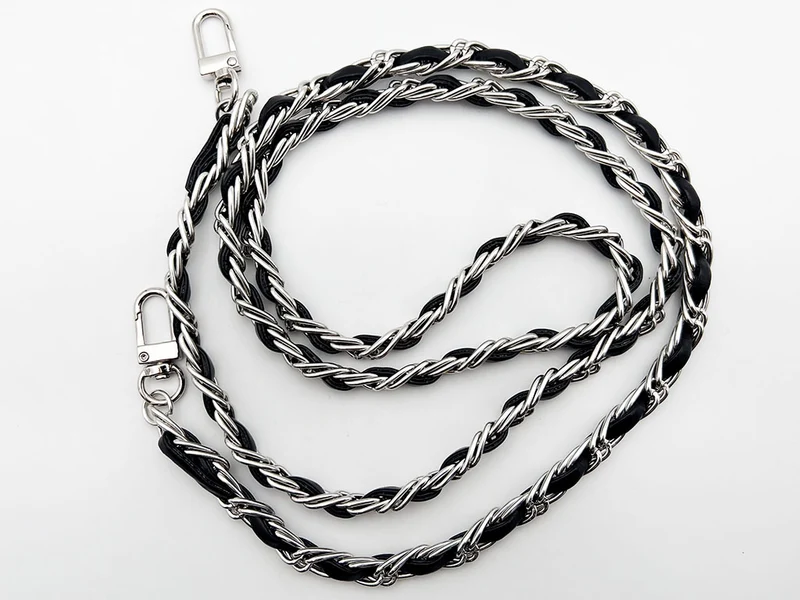 Catena metallo per borse | 120 cm 15x8 mm | mod. c06 moschettoni