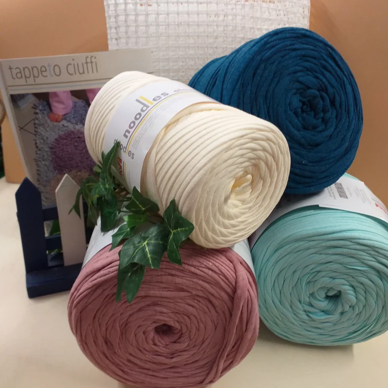 Tappeto cuscino cestini amigurumi kit fettuccia uncinetto con manuale