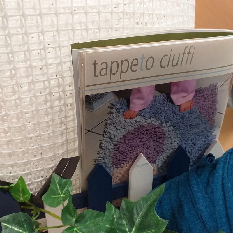 Tappeto cuscino cestini amigurumi kit fettuccia uncinetto con manuale