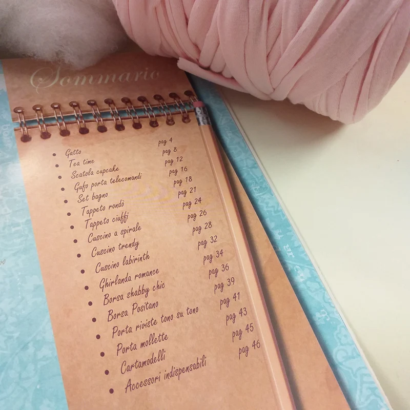 Tappeto cuscino cestini amigurumi kit fettuccia uncinetto con manuale