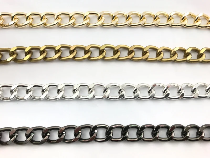 Catena metallo per borse mod. 066 | cf 1 metro | 15x20mm