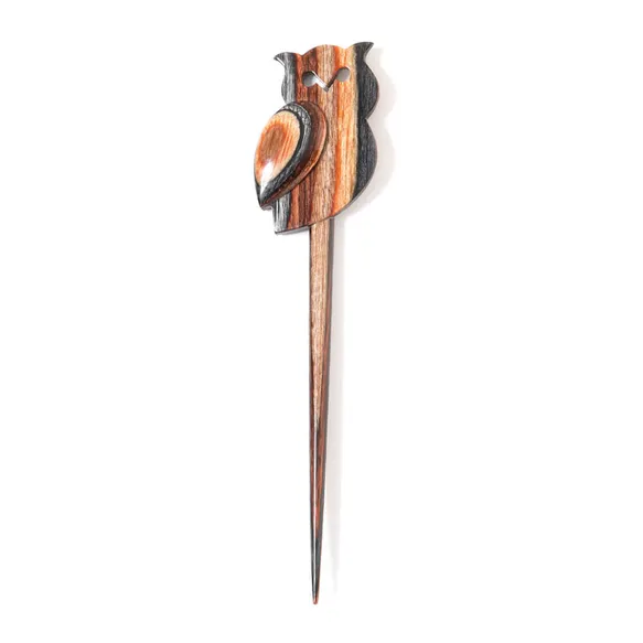 Spilla in legno per scialli e sciarpe
