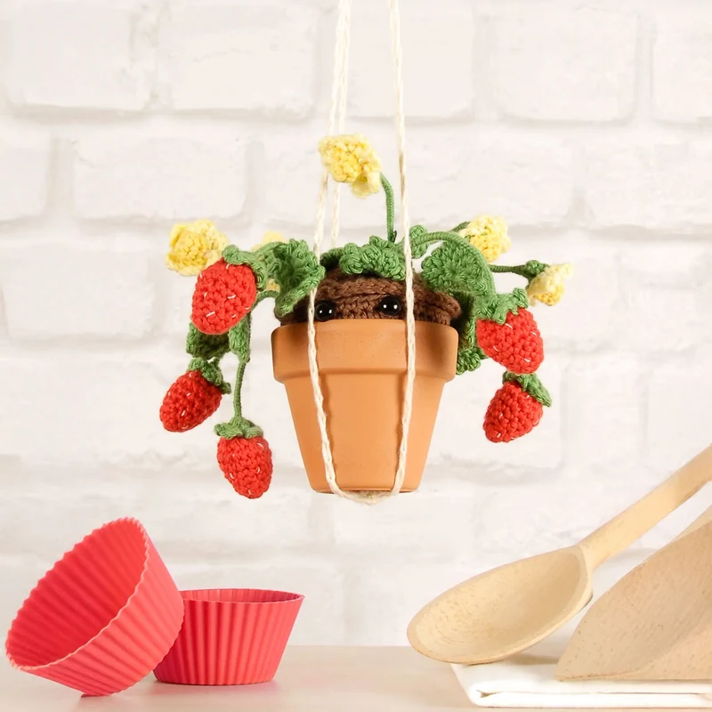 DMC Kit Amigurumi Summer Strawberries – Pianta di Fragole Intermedio con Happy Cotton