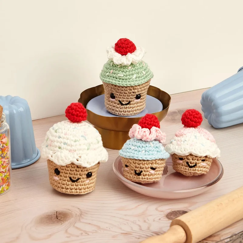 Kit Amigurumi DMC Cupcake – 4 Cupcake all’Uncinetto (Happy Cotton)