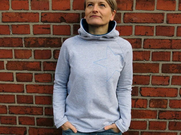 Schnittreif - Frau TONI – Kapuzensweater